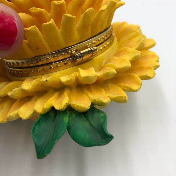 Vintage Trinket Keepsake Box Yellow Flower Design Hinged Collectible Sto… - Picture 8 of 10